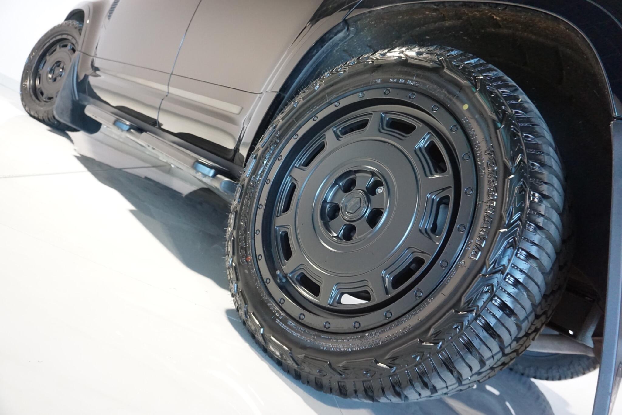 Land Rover Defender 110 2.0 P400e 15.4kWh X-Dynamic S SUV 5dr Petrol Plug-in Hybrid Auto 4WD Euro 6 (s/s) (404 ps)